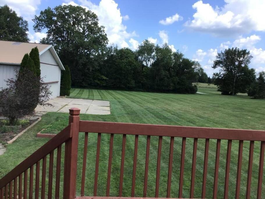 House On Grass Runway With Fly-In/Fly-Out Access Villa Tecumseh Exterior foto
