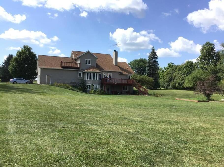 House On Grass Runway With Fly-In/Fly-Out Access Villa Tecumseh Exterior foto