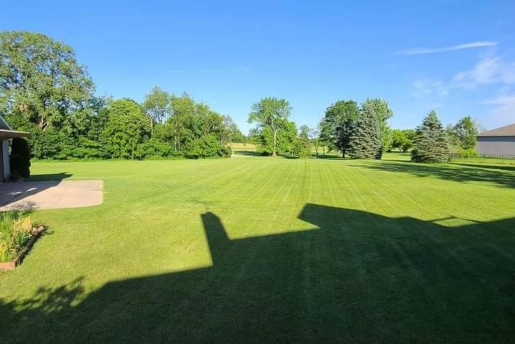 House On Grass Runway With Fly-In/Fly-Out Access Villa Tecumseh Exterior foto