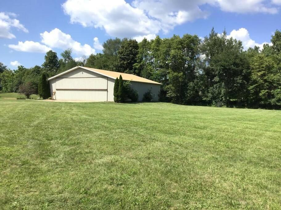 House On Grass Runway With Fly-In/Fly-Out Access Villa Tecumseh Exterior foto