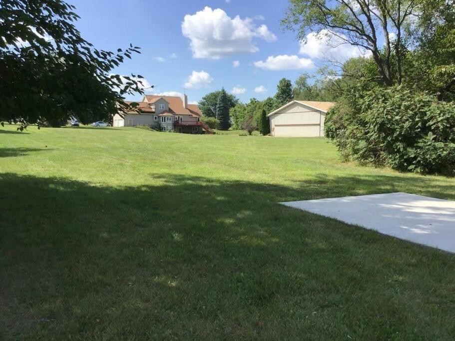 House On Grass Runway With Fly-In/Fly-Out Access Villa Tecumseh Exterior foto