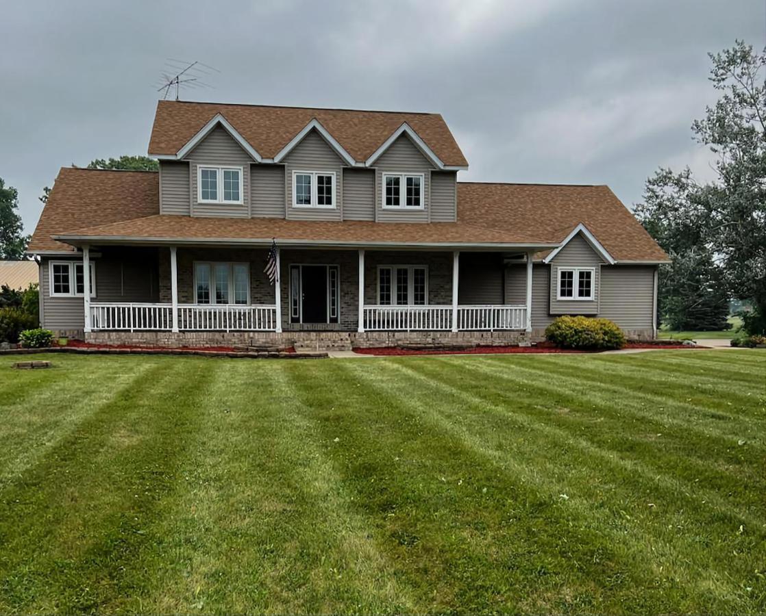 House On Grass Runway With Fly-In/Fly-Out Access Villa Tecumseh Exterior foto