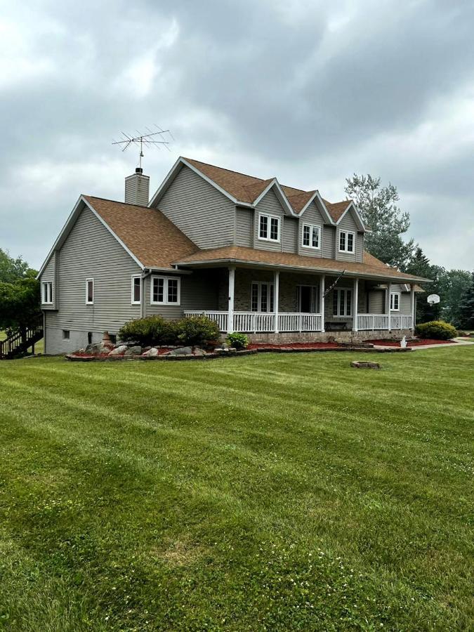 House On Grass Runway With Fly-In/Fly-Out Access Villa Tecumseh Exterior foto